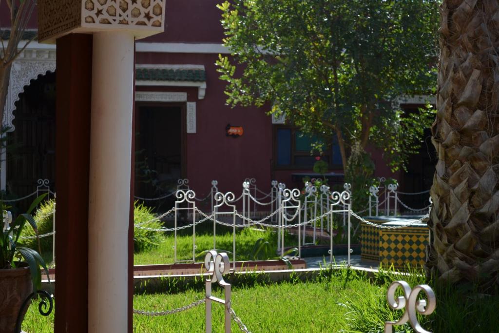 Hotel Riad L' Arganier D' Or Aït el Rhazi Exterior foto